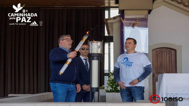 Foto: 100ISO retirada de www.facebook.com/caminhadapelapaz.fatima/