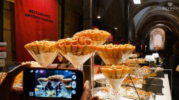 Showcase of Convent Confectionery Liqueur and Pastry - InFátima