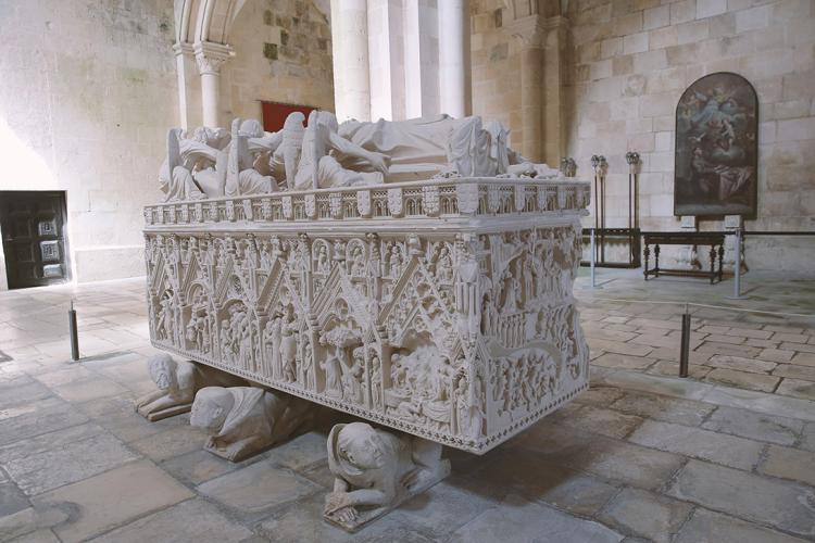 Túmulo de D. Inês de Castro